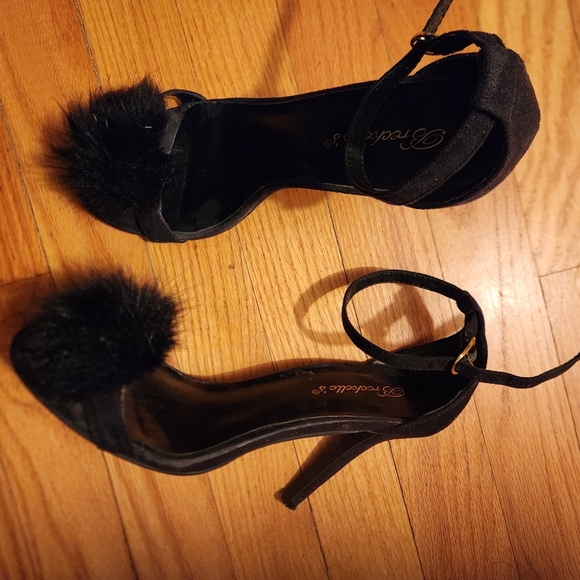 Shoes - Elegant Black Heels with Pom-Pom Detail